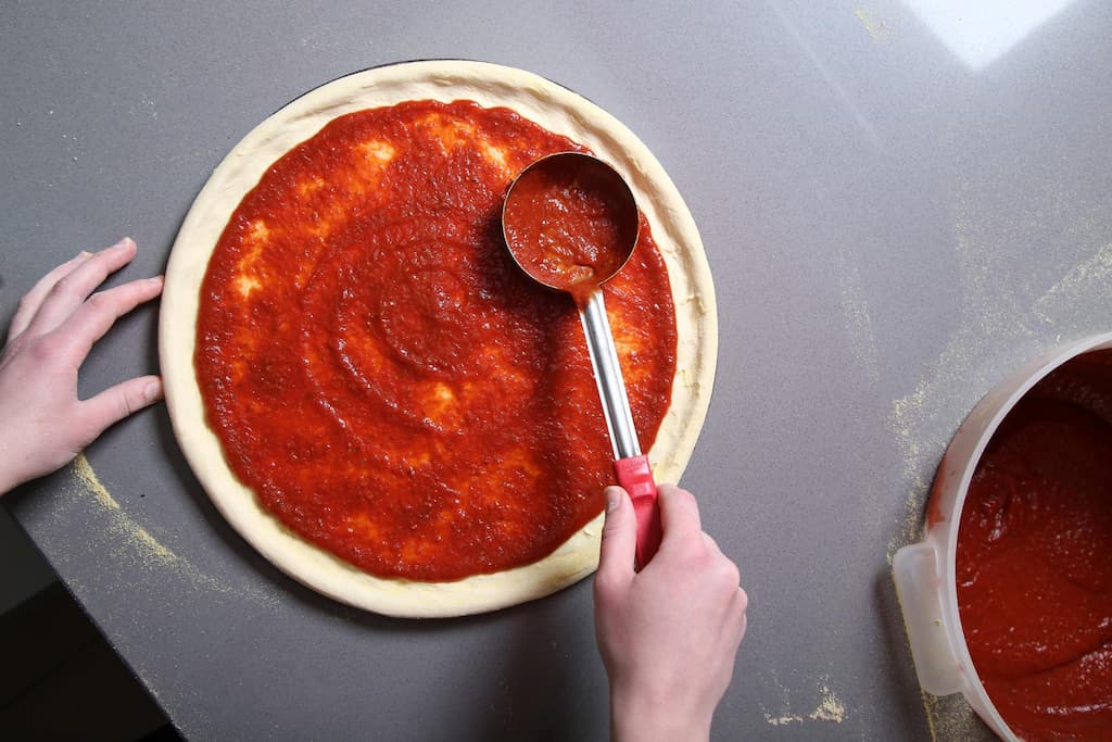 como hacer salsa tomate pizza